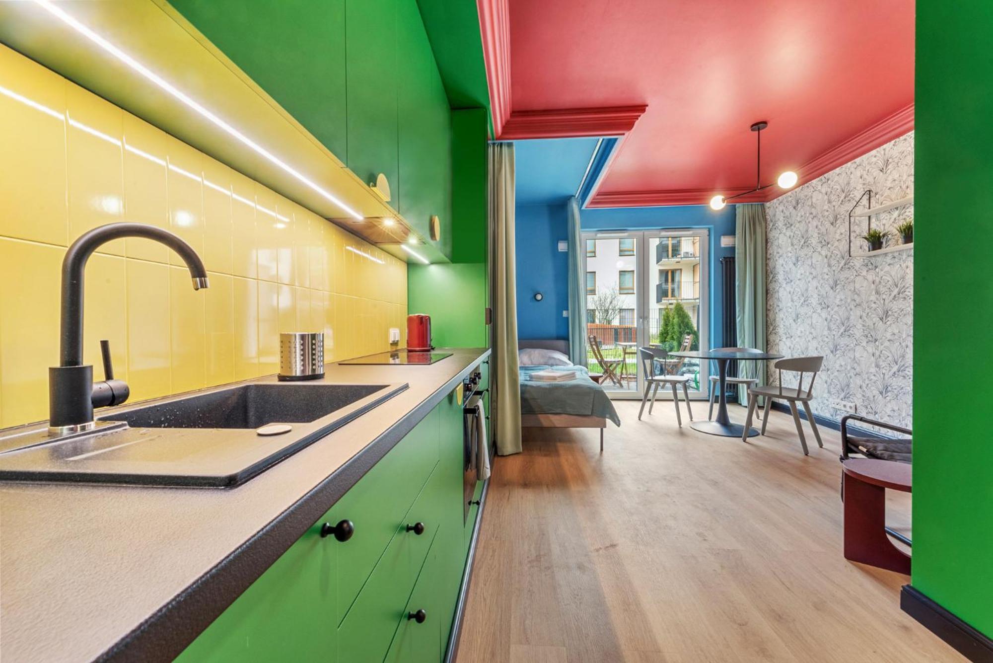 Colorful Apt Close To The Center Great Location Warschau